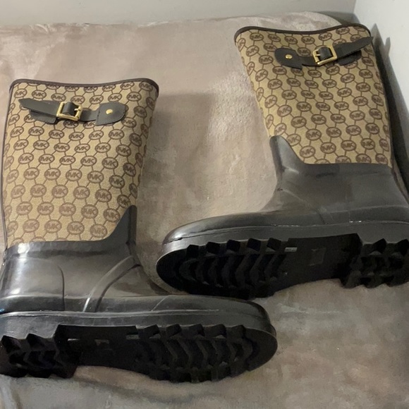 EUC Michael Kors Rain Boots - Size 10 - Picture 1 of 8